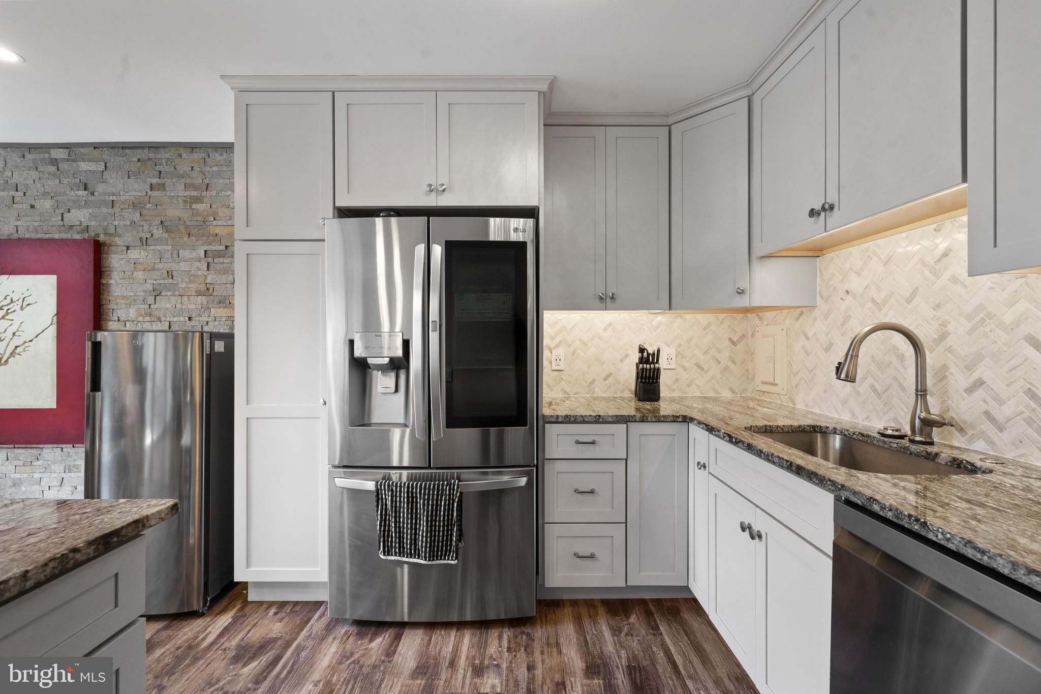 CANTERBURY SQUARE - Residential