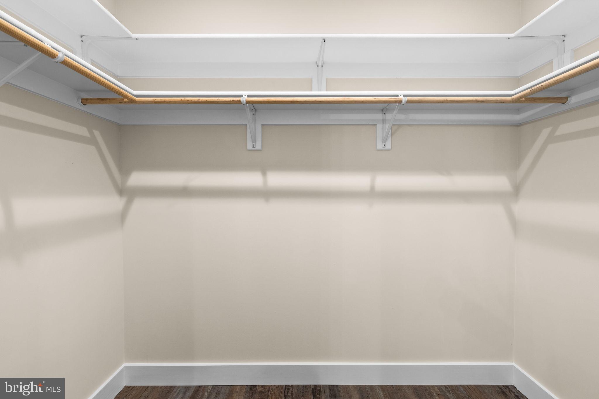 COLONIAL BEACH - Residential