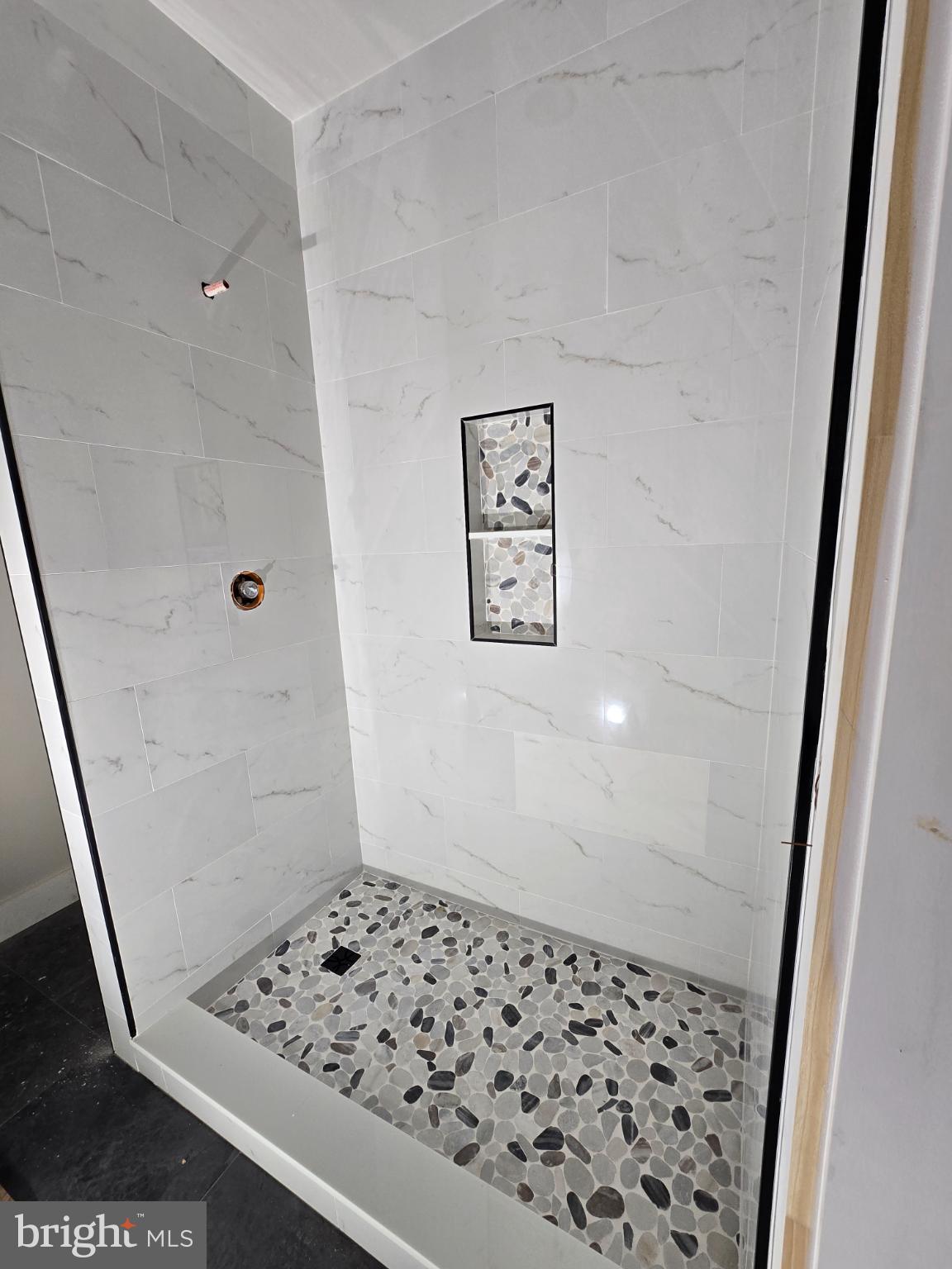 COLONIAL BEACH - Residential