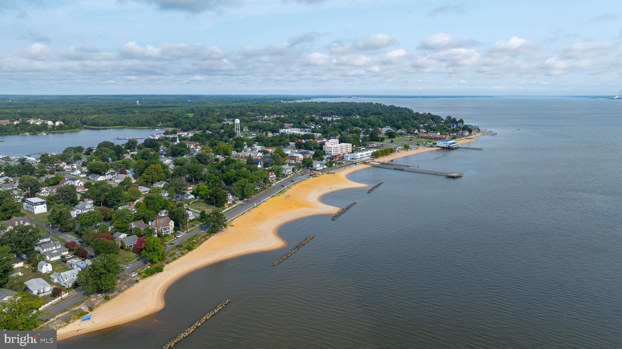 COLONIAL BEACH - Residential