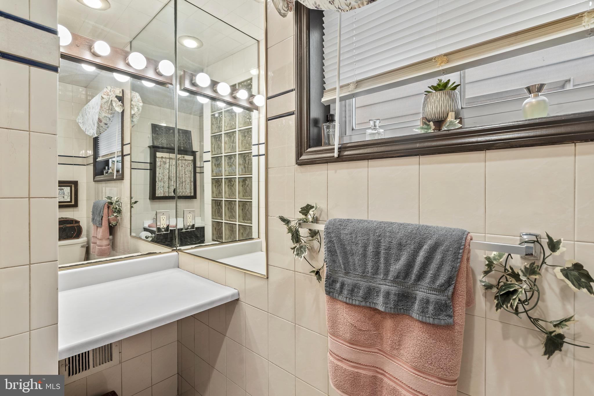 PHILADELPHIA (SOUTH) - Residential