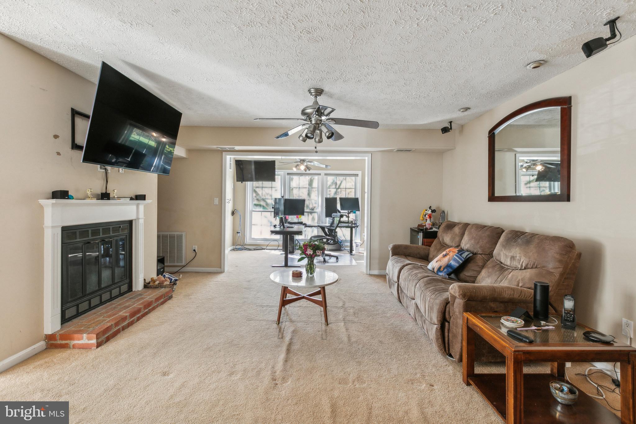 7770 WILLOW POINT DRIVE