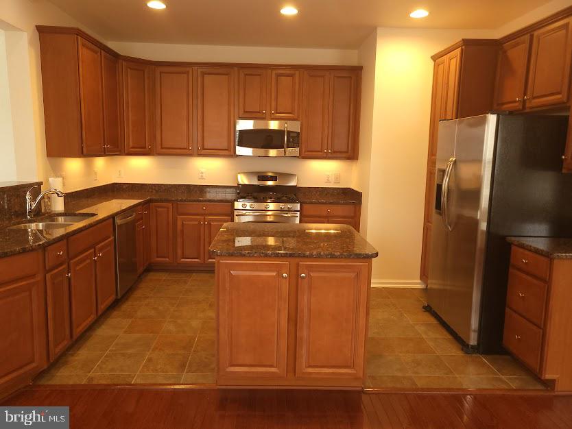 10224 FOUNTAIN CIRCLE