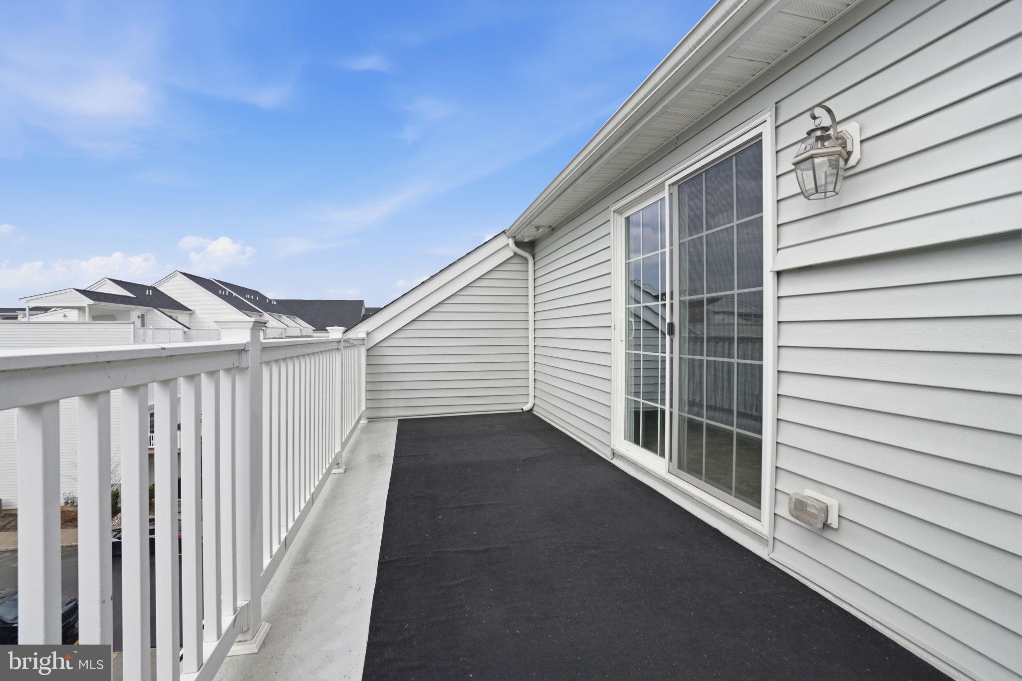 WATERSIDE - Residential