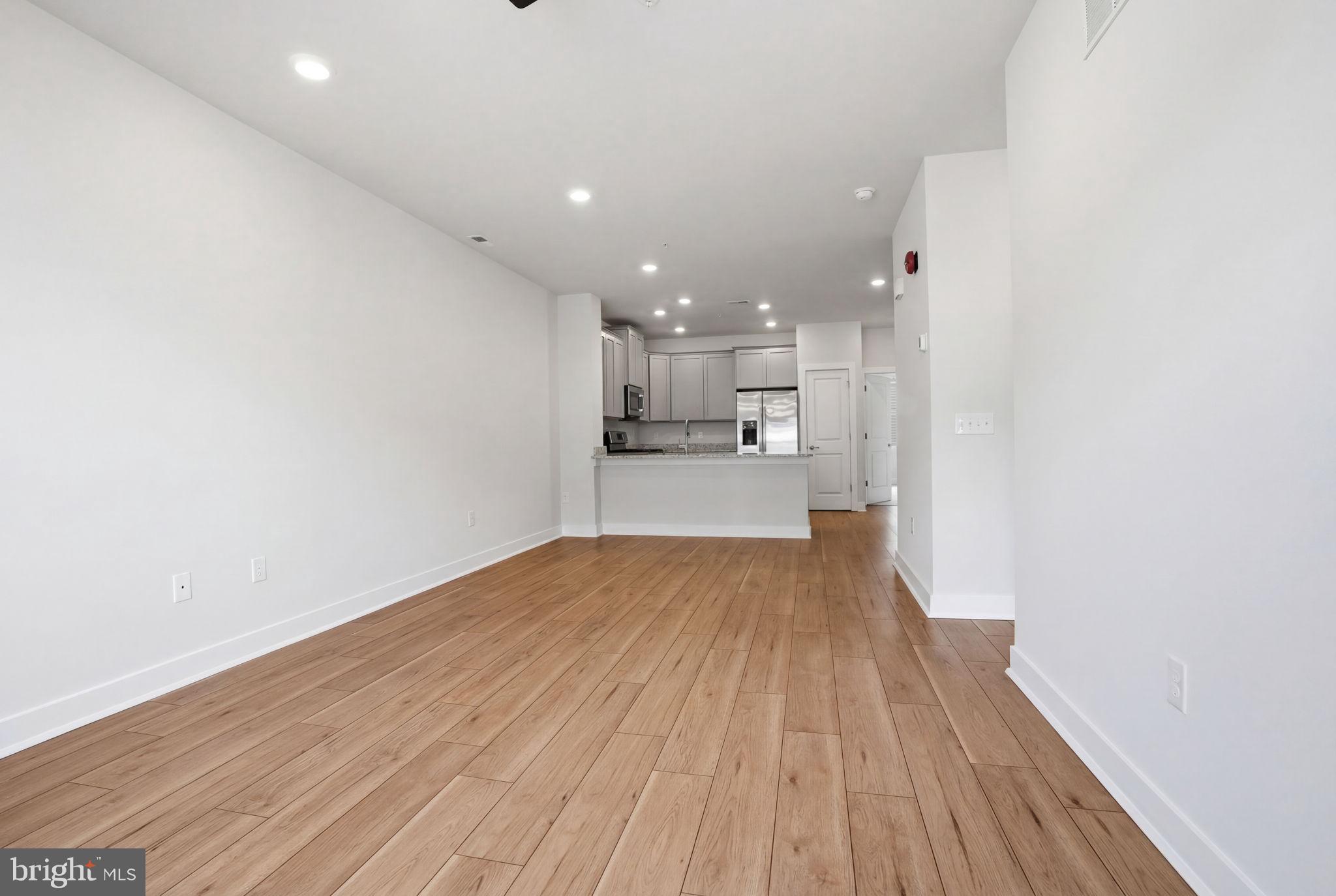 WATERSIDE - Residential