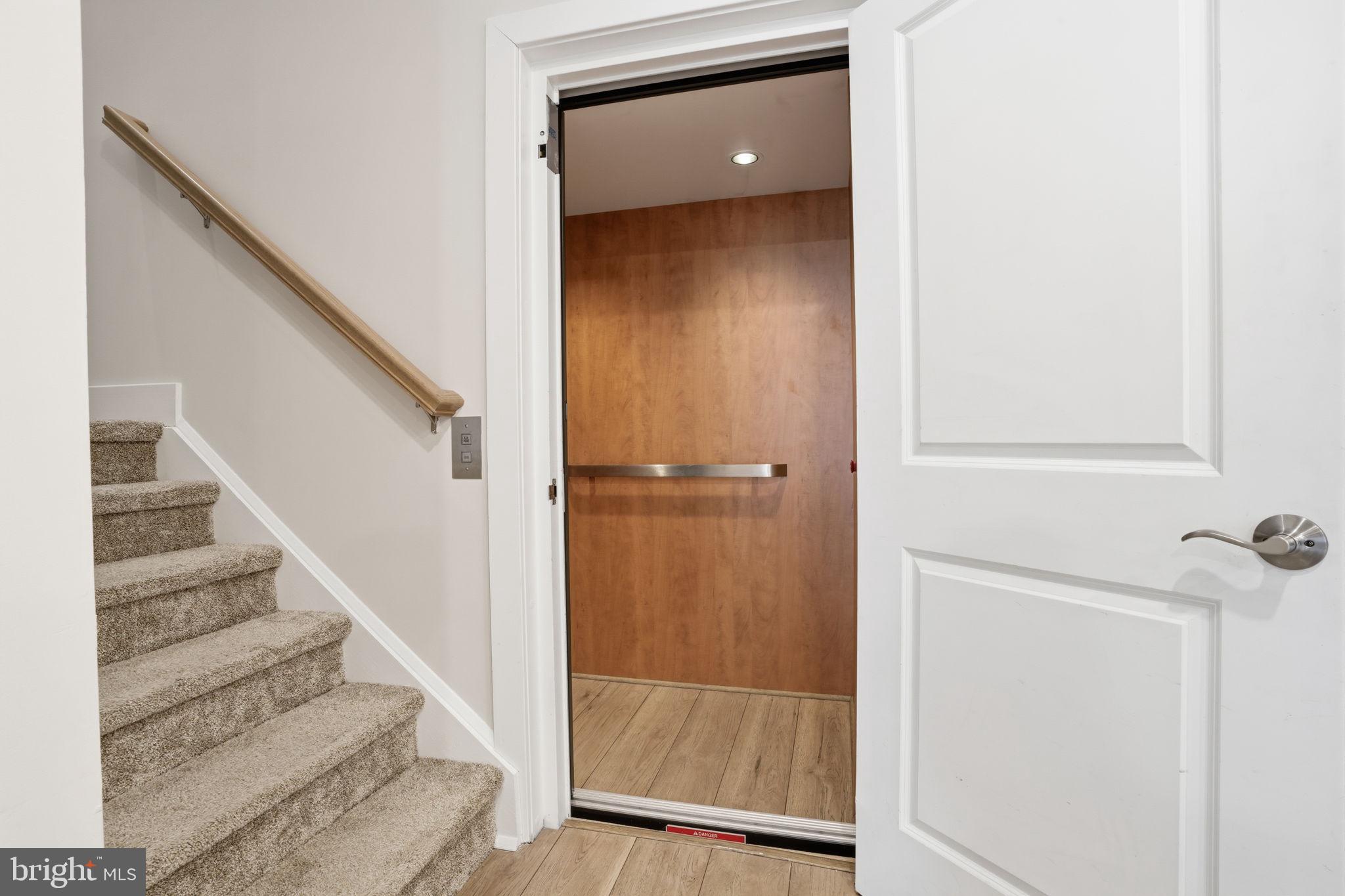 WATERSIDE - Residential