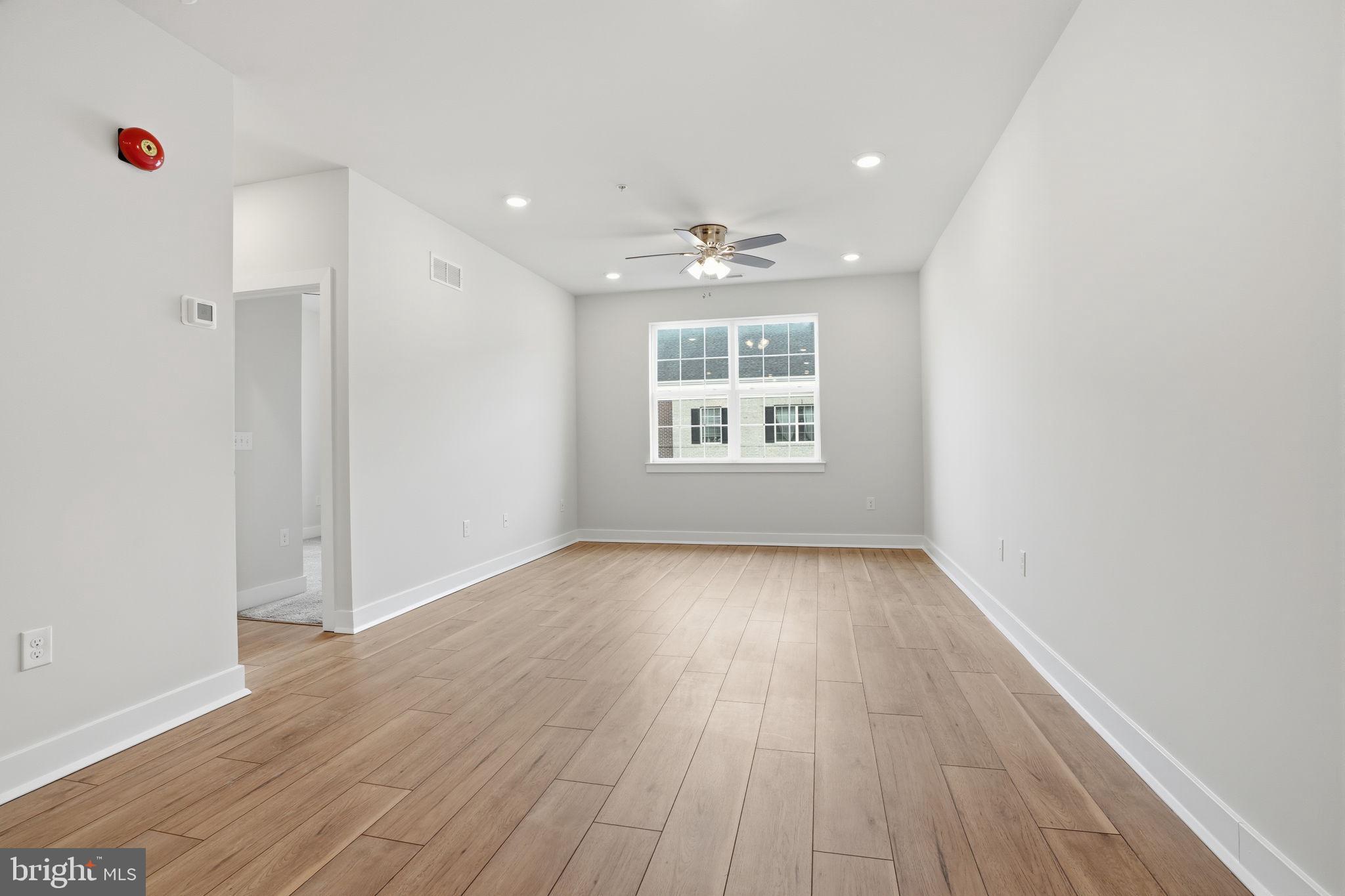 WATERSIDE - Residential