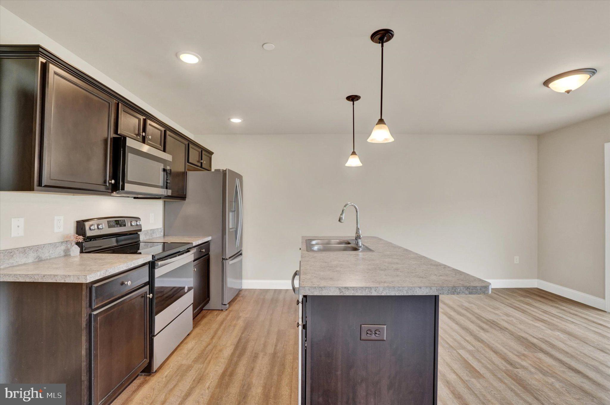 CEDAR HOLLOW - Residential