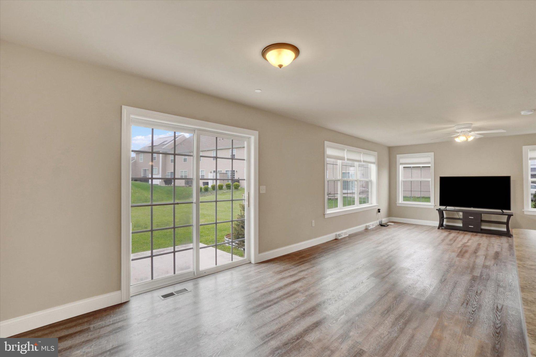 CEDAR HOLLOW - Residential