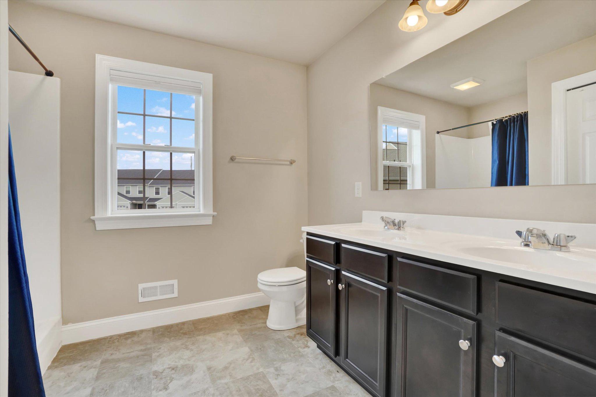 CEDAR HOLLOW - Residential