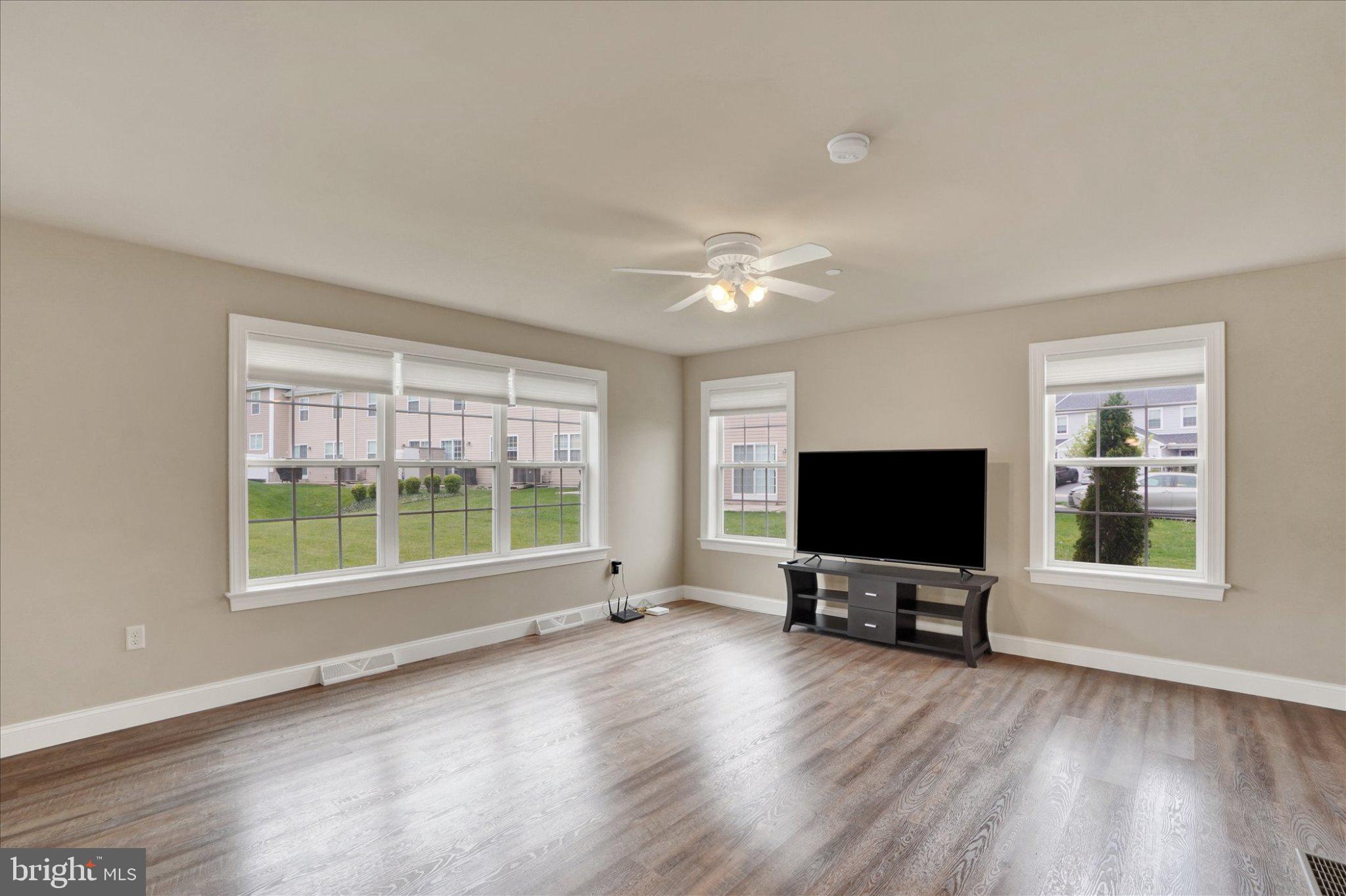 CEDAR HOLLOW - Residential