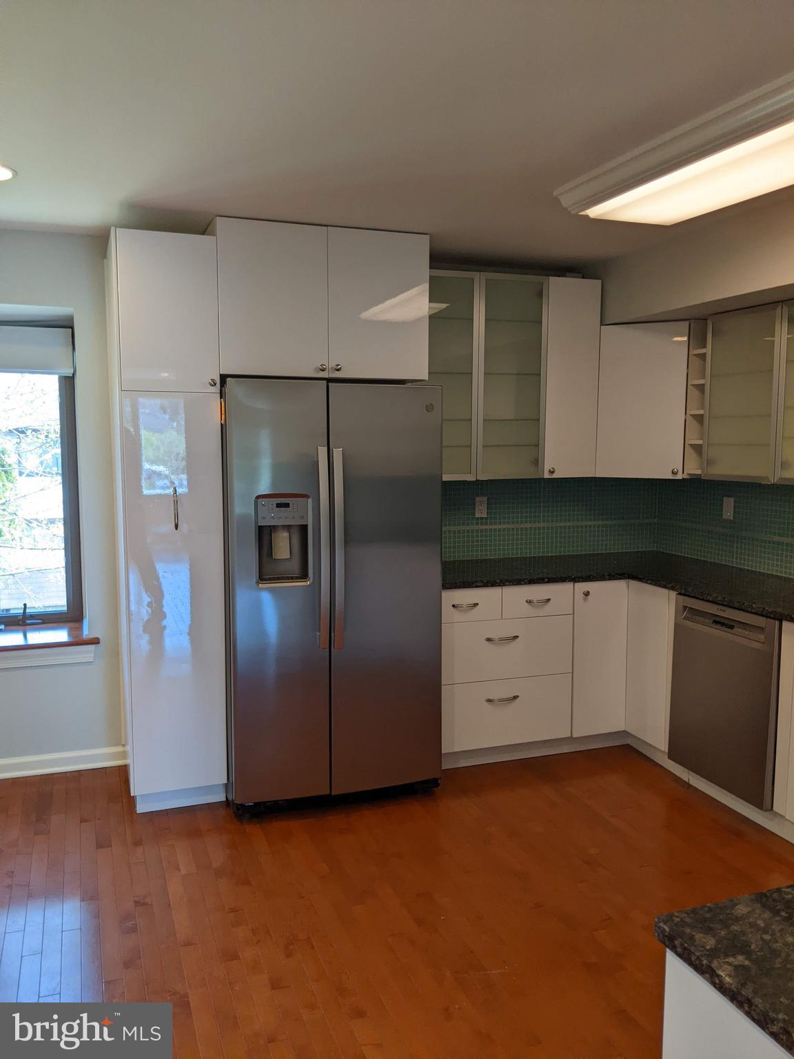 VILLAGE SHIRES - Residential