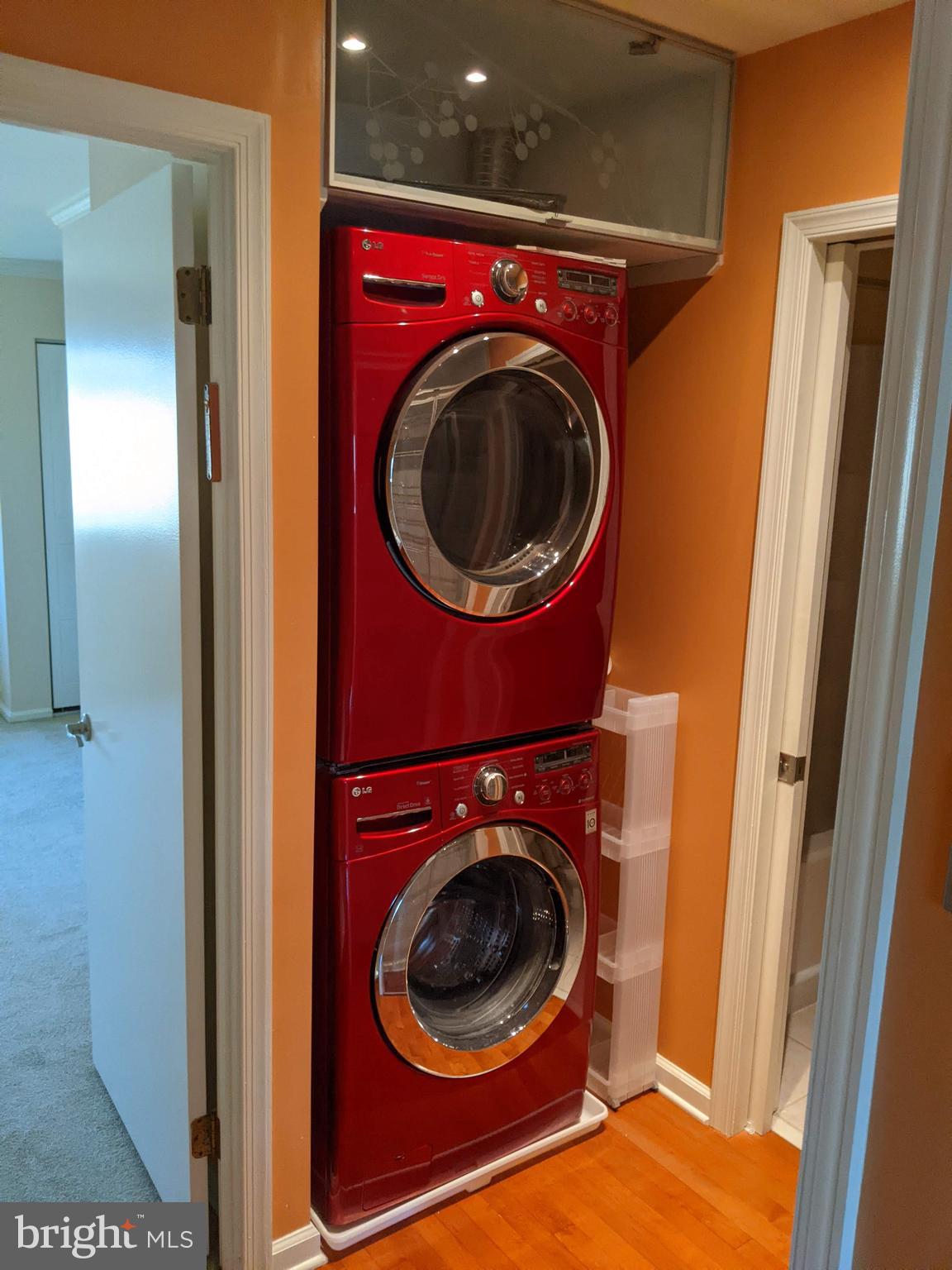 VILLAGE SHIRES - Residential