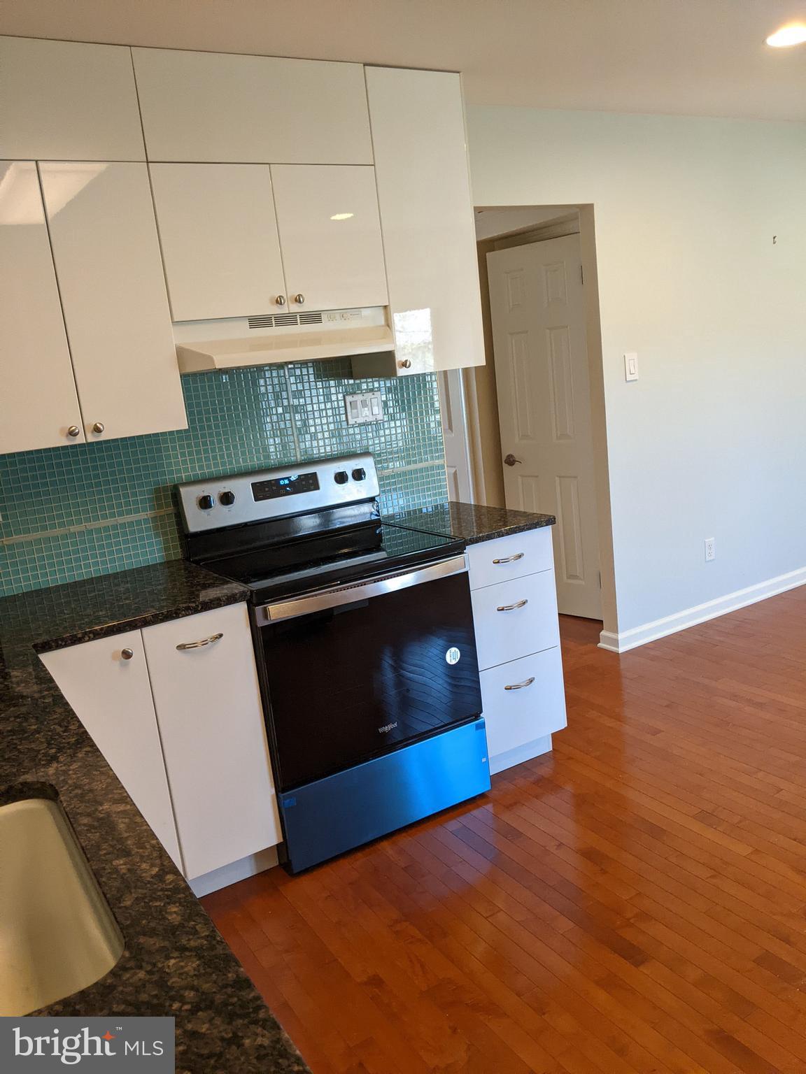 VILLAGE SHIRES - Residential