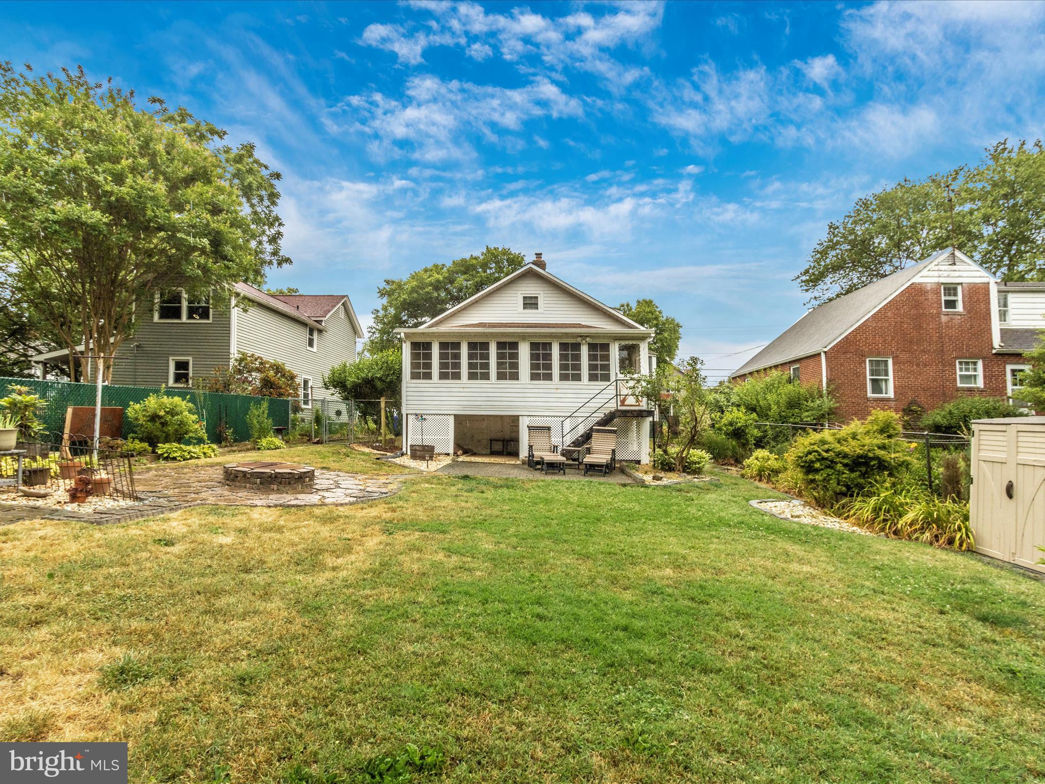 LAUREL - Residential