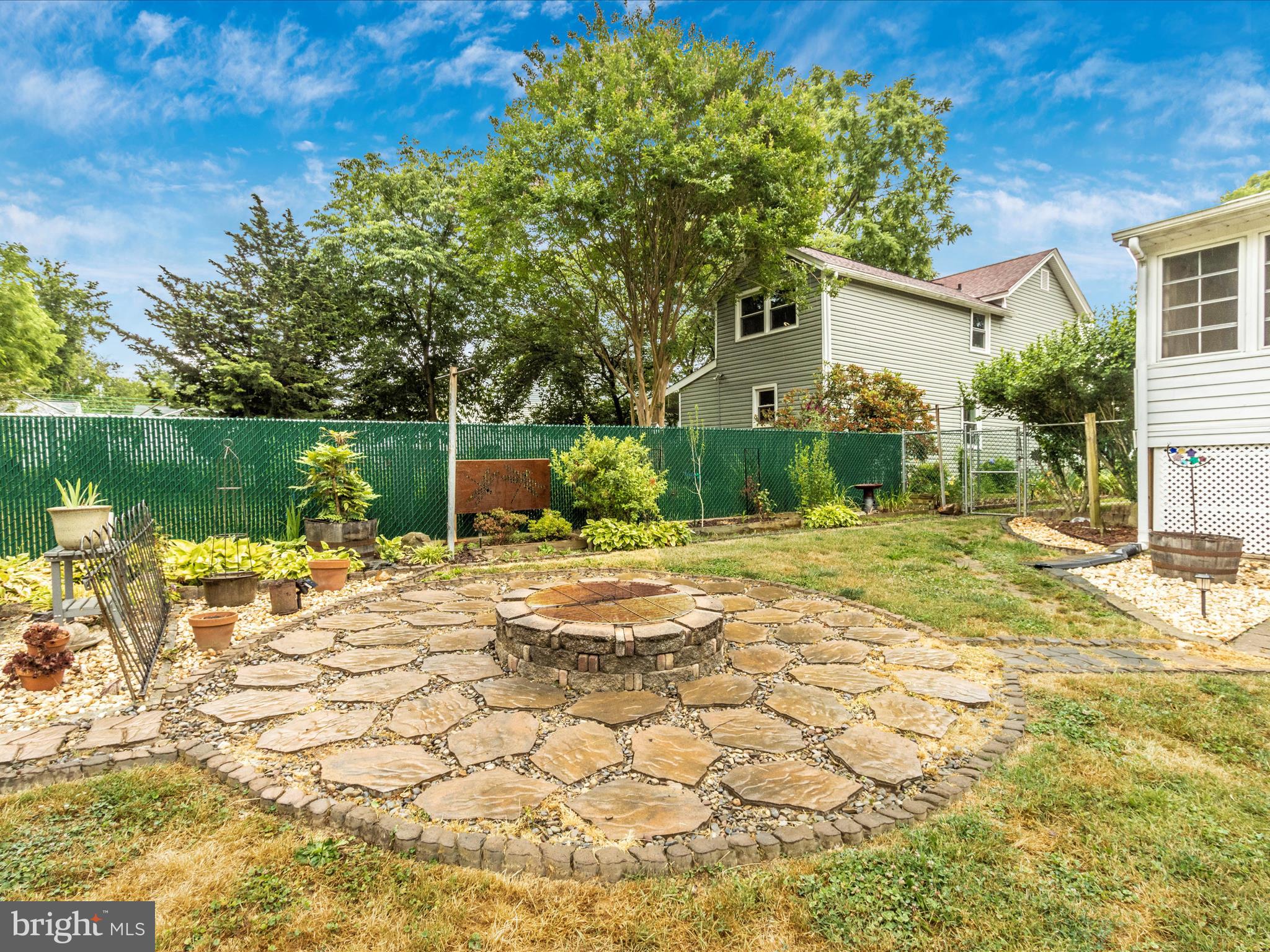 LAUREL - Residential