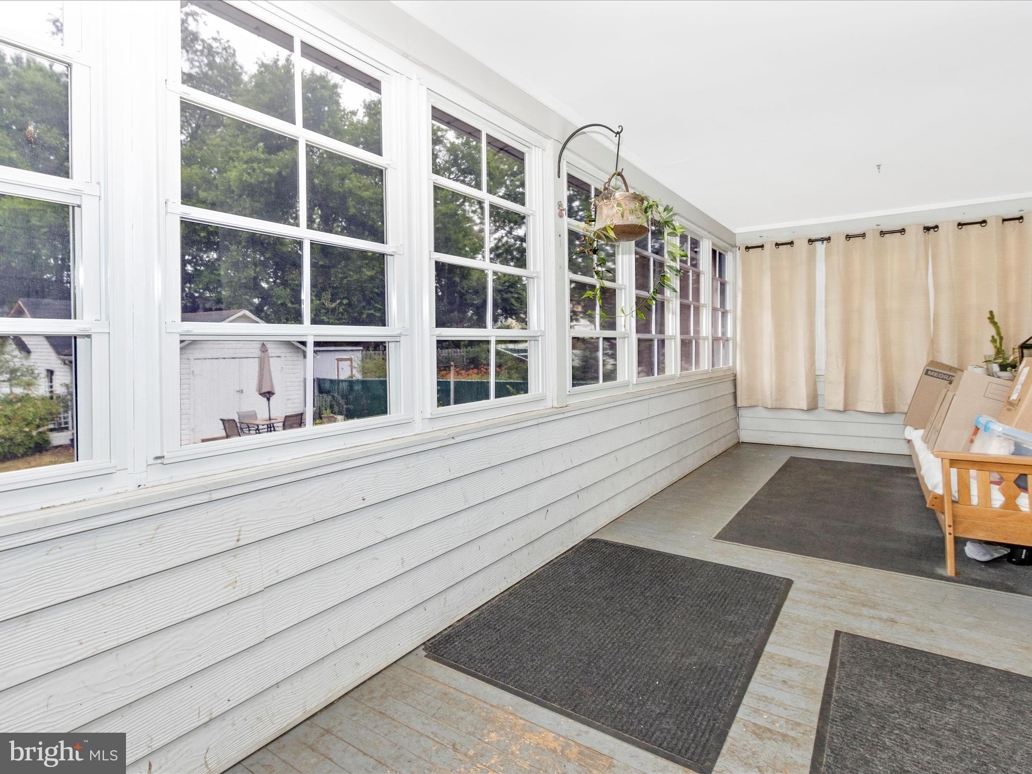 LAUREL - Residential