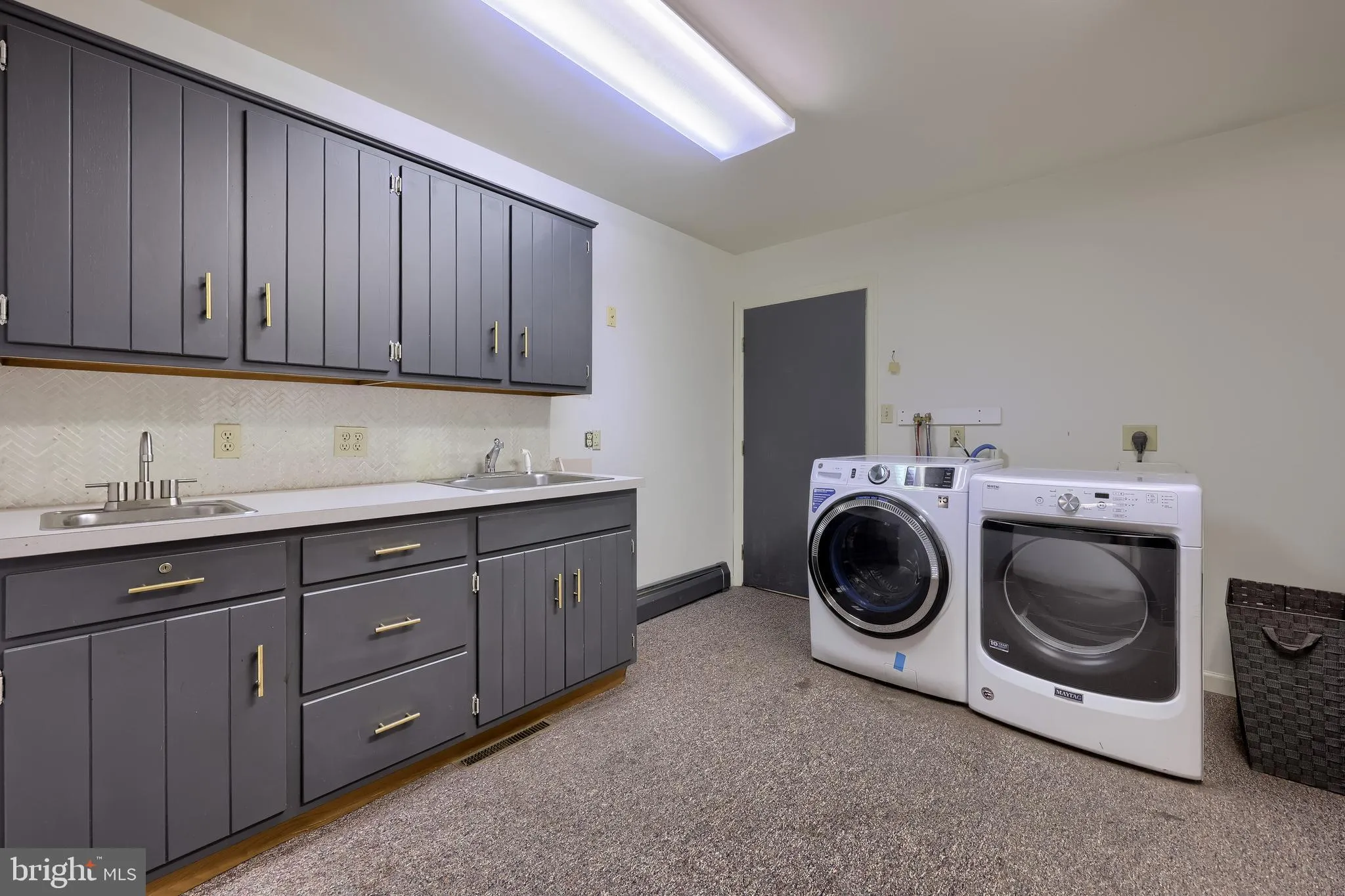 Akron, Pennsylvania 17501, United States, ,Commercial,Active,143411