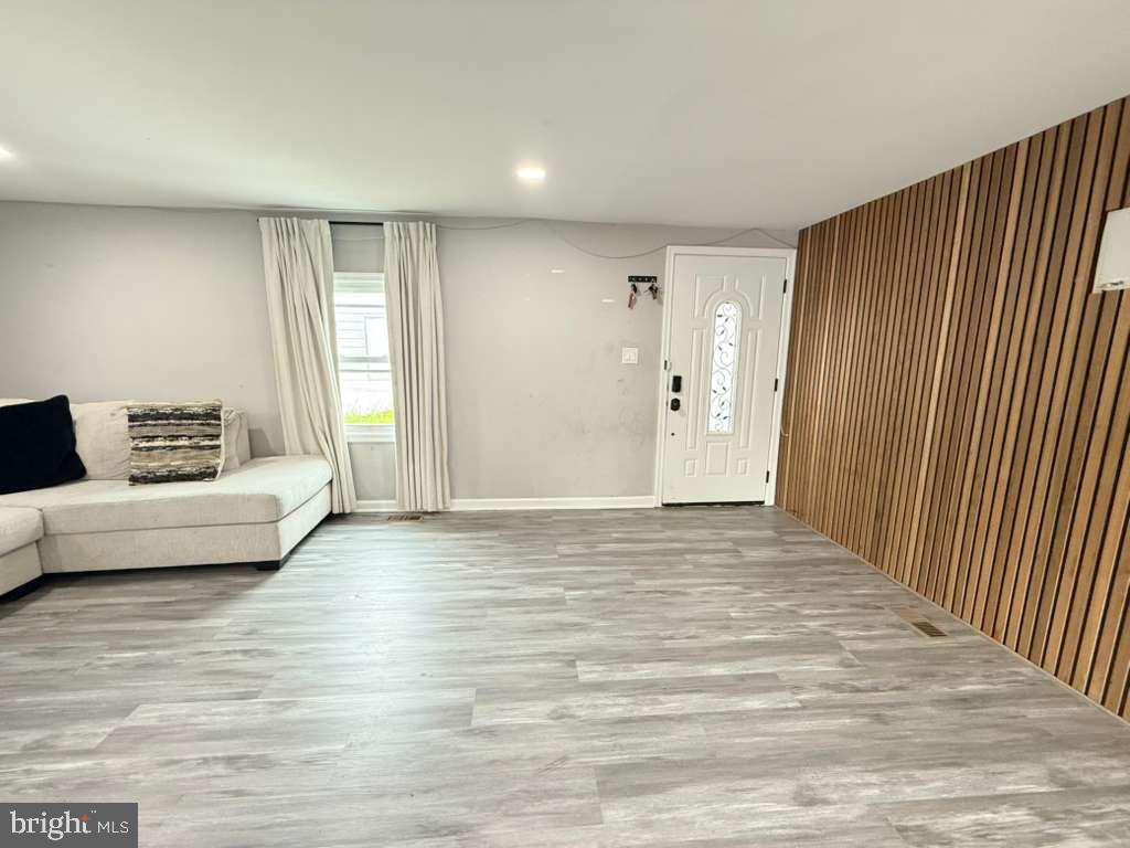 CAPITOL MOBILE PARK - Residential