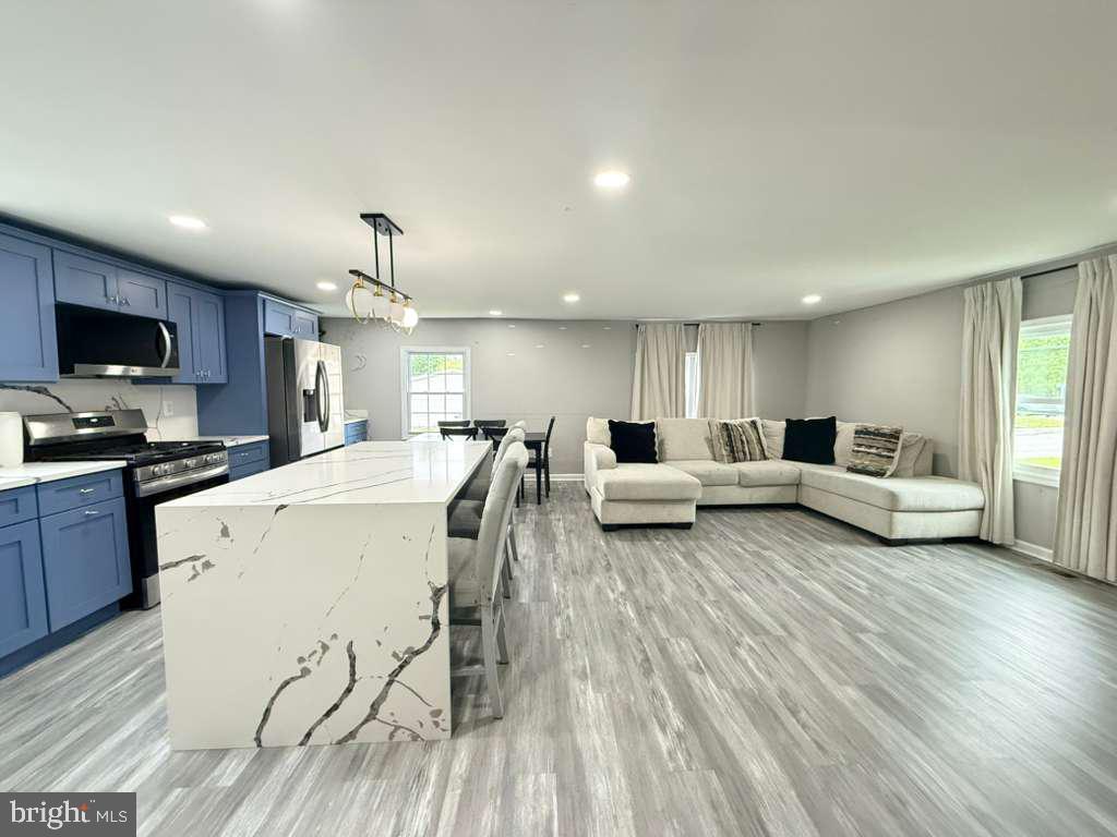 CAPITOL MOBILE PARK - Residential