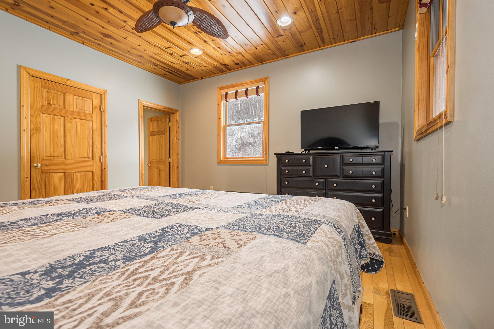 CEDAR VILLAGE - Residential