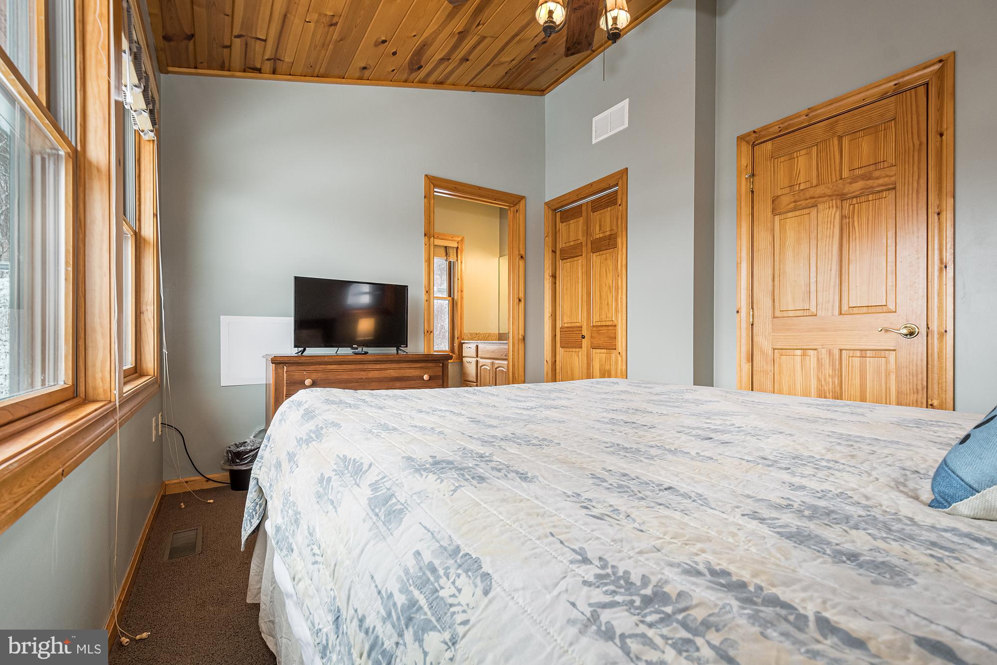 CEDAR VILLAGE - Residential