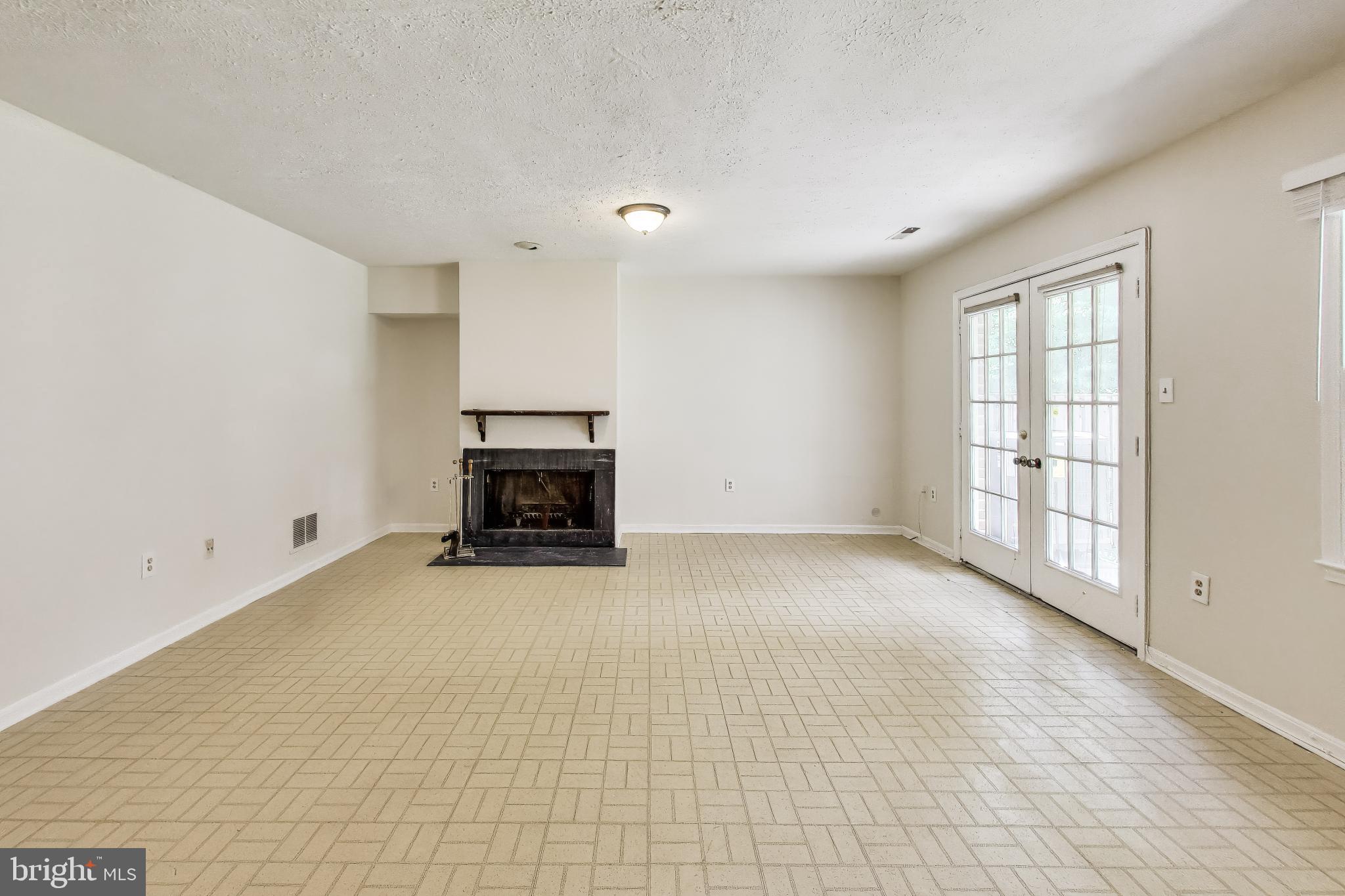 INVERNESS KNOLLS - Residential