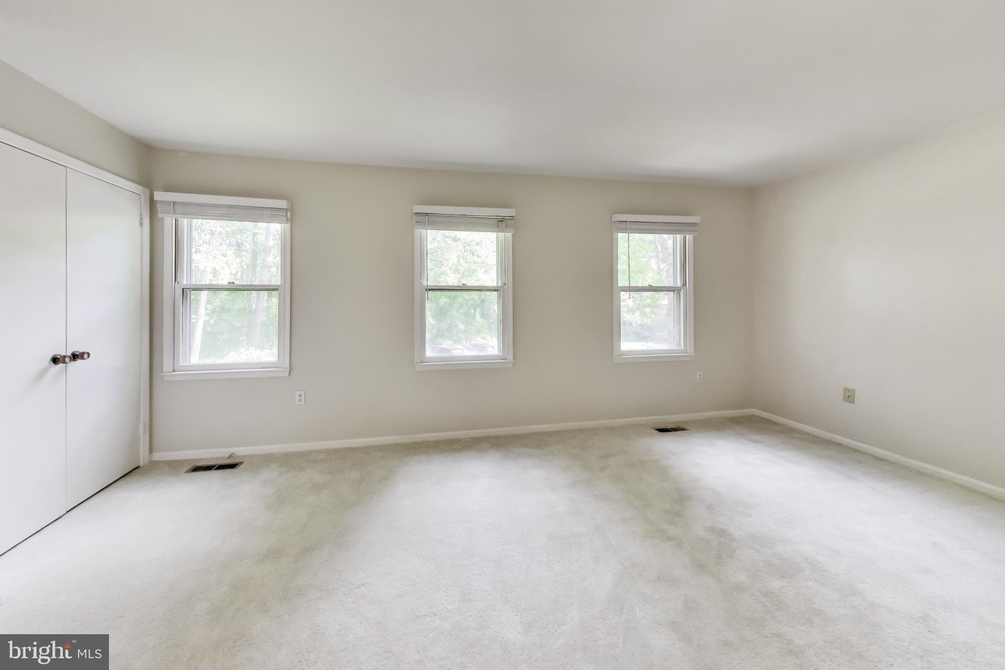 INVERNESS KNOLLS - Residential