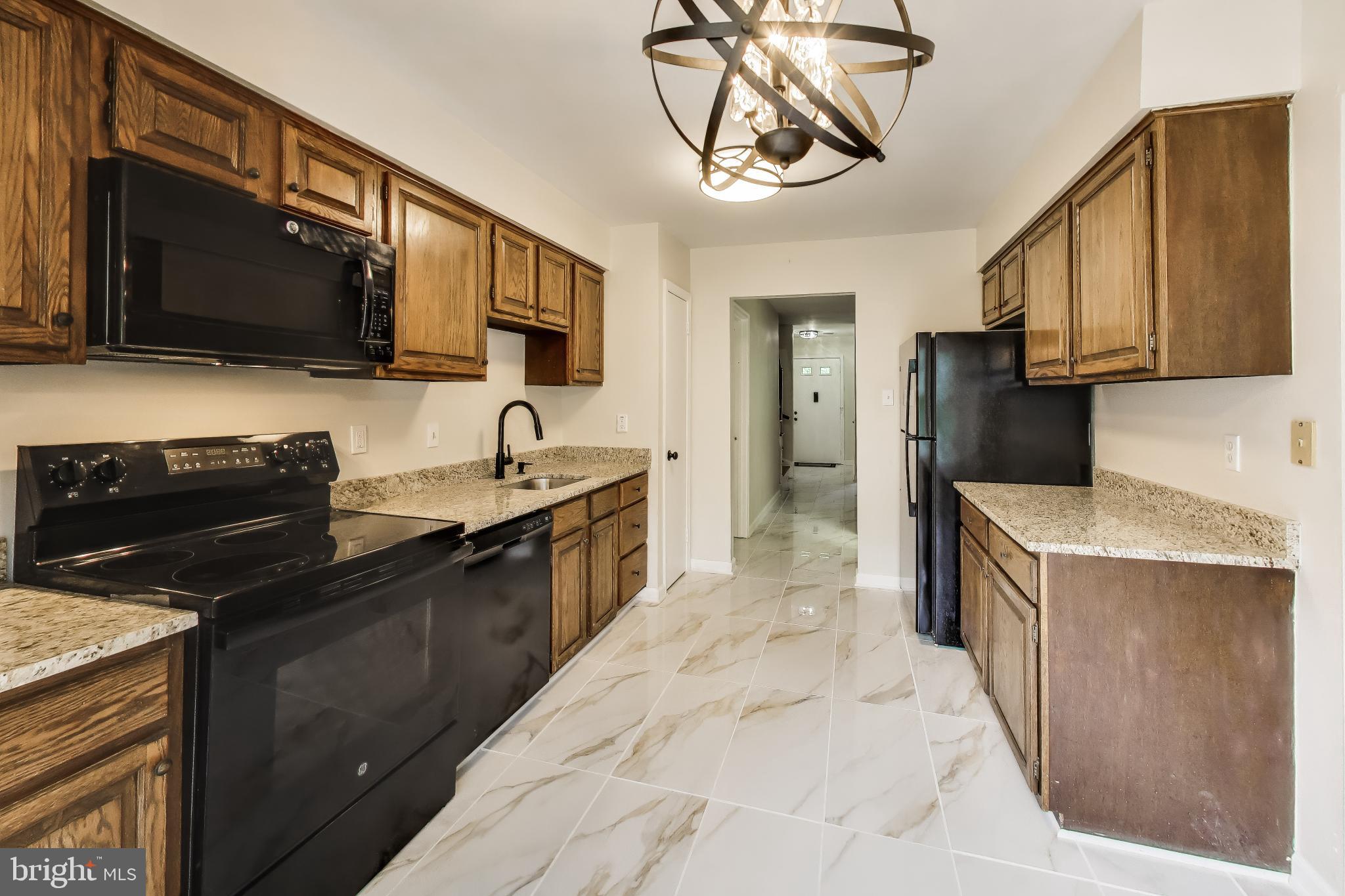 INVERNESS KNOLLS - Residential