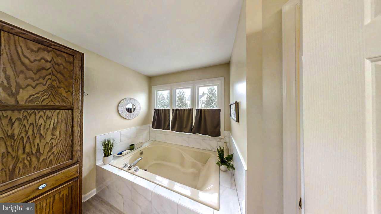 STAFFORD LAKES VILLAGE - Residential