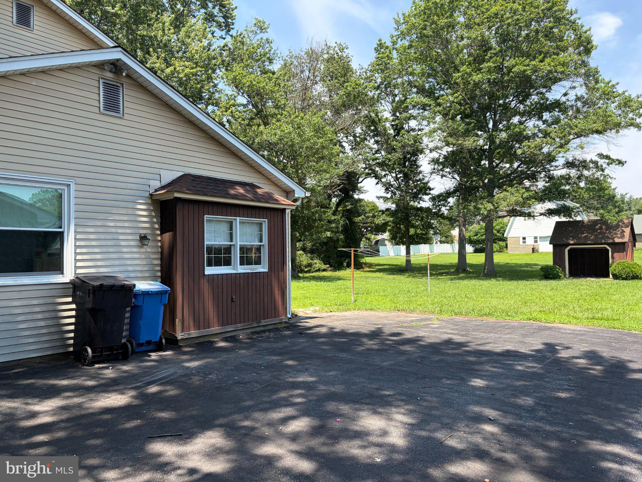8 COLONIAL DRIVE