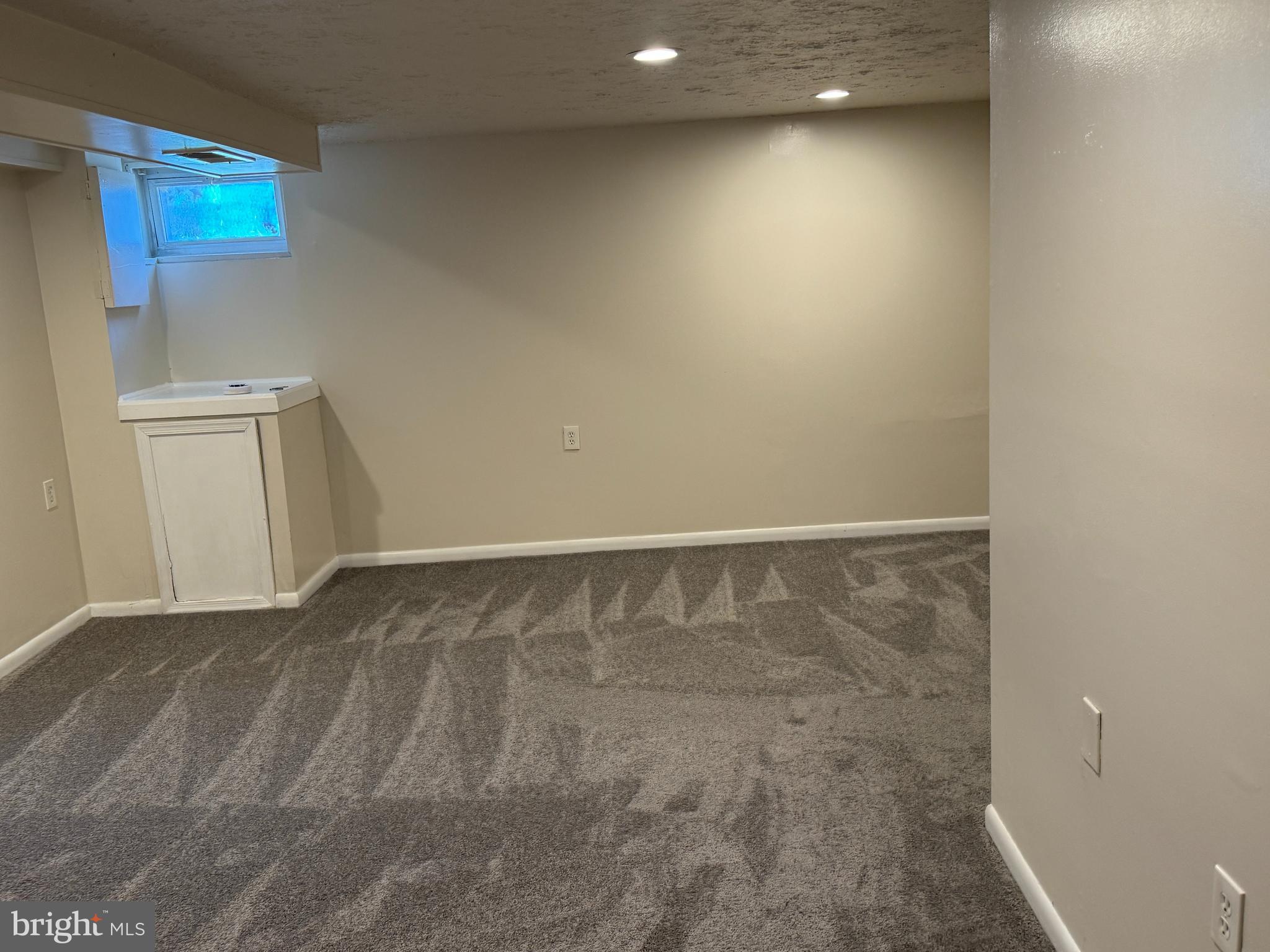 NORTH POINT - Residential Lease