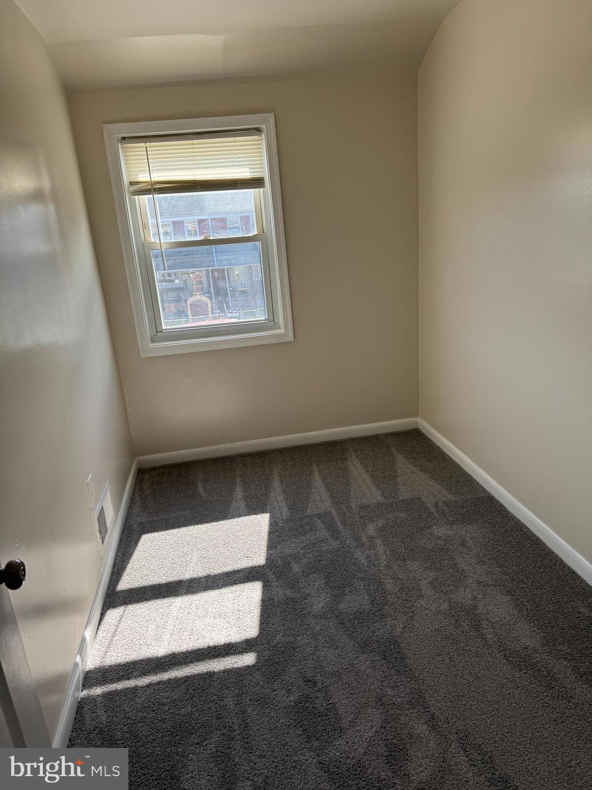 NORTH POINT - Residential Lease