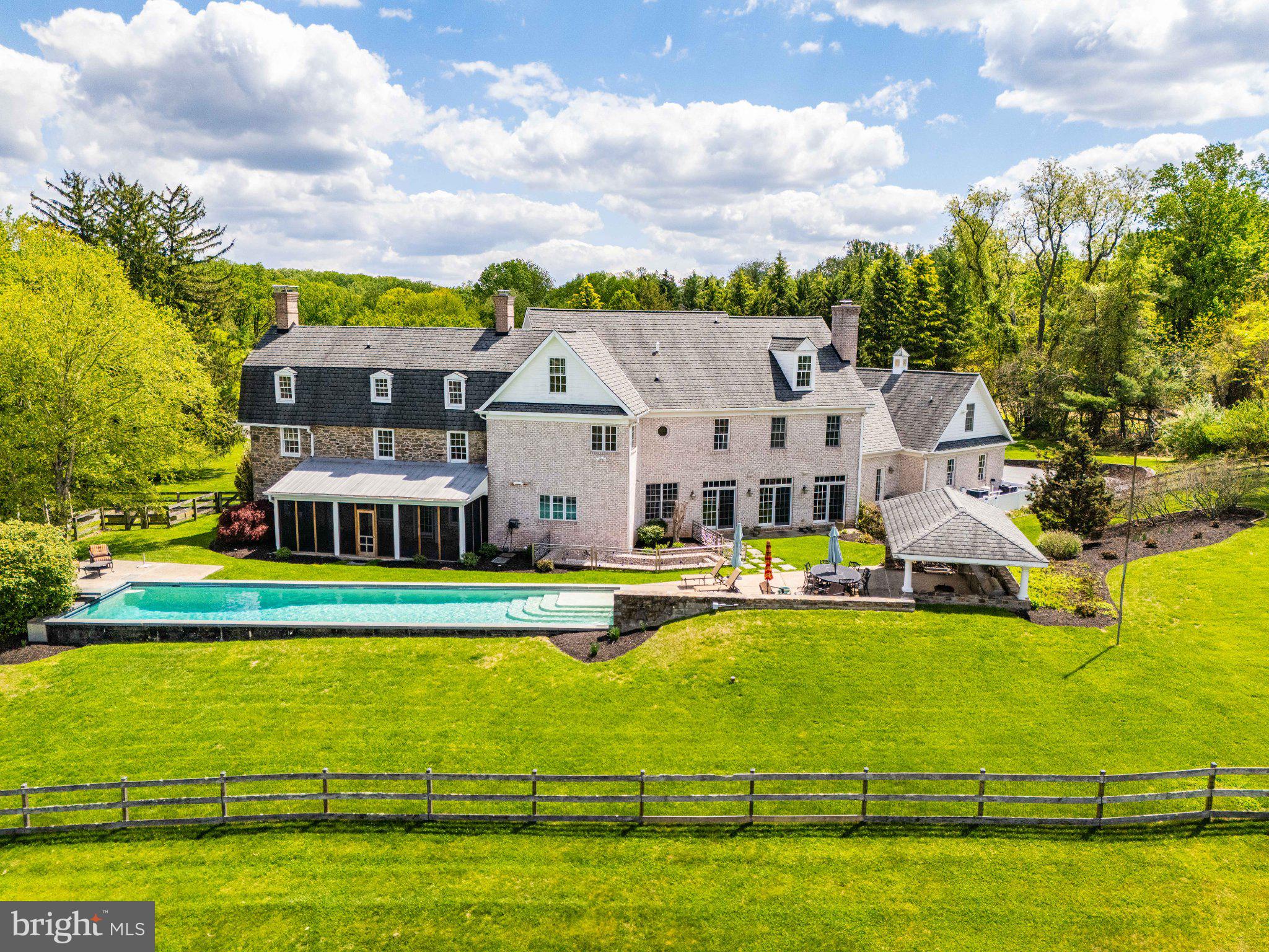 LUTHERVILLE - Residential