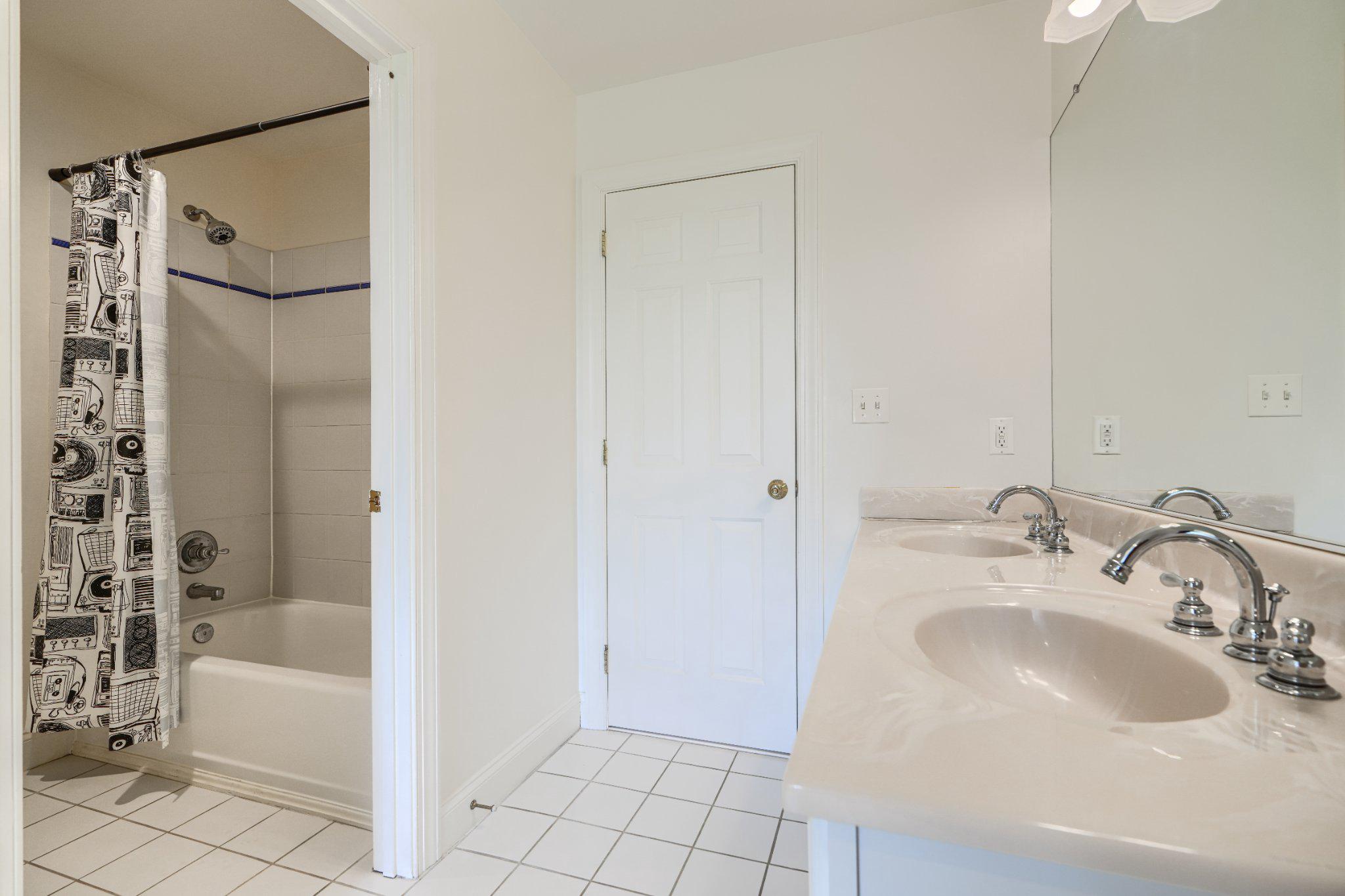 LUTHERVILLE - Residential