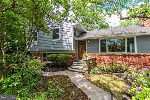 Photo of 6408 Stratford Road, Chevy Chase, MD 20815 (MLS # MDMC2136170)