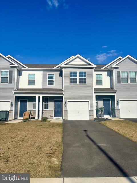 Townhouse For Sale - 189 Mazzeo Drive<br/> GLASSBORO, NJ 08028