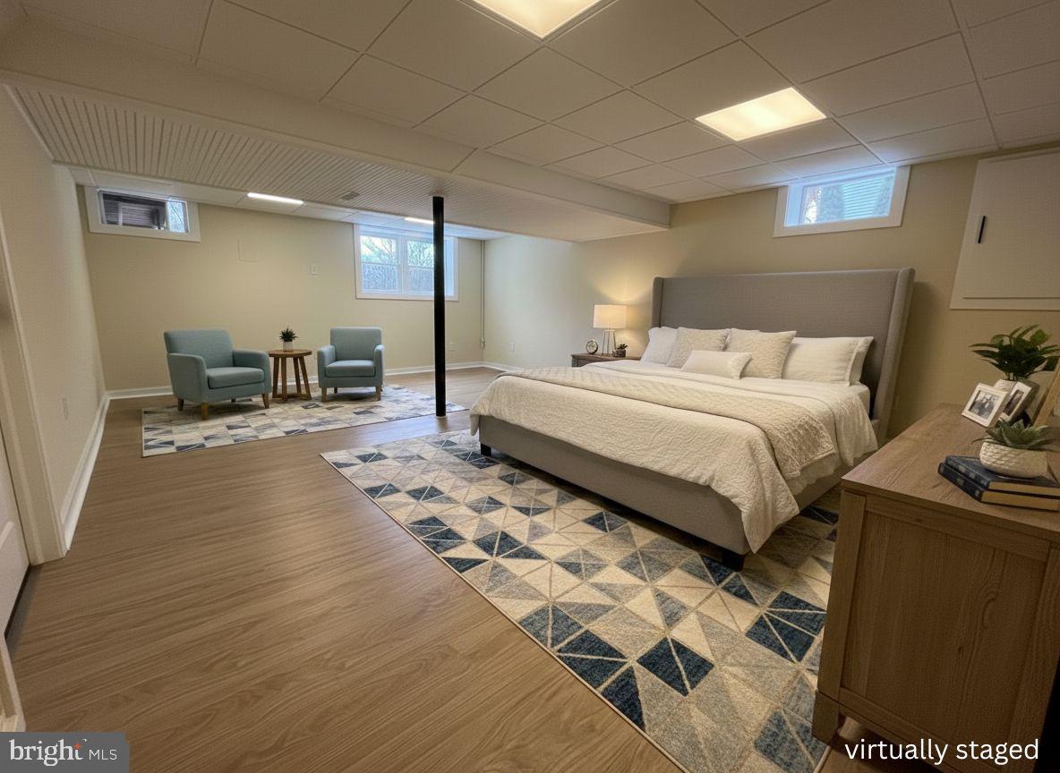 VILLAGE HOLLOW - Residential