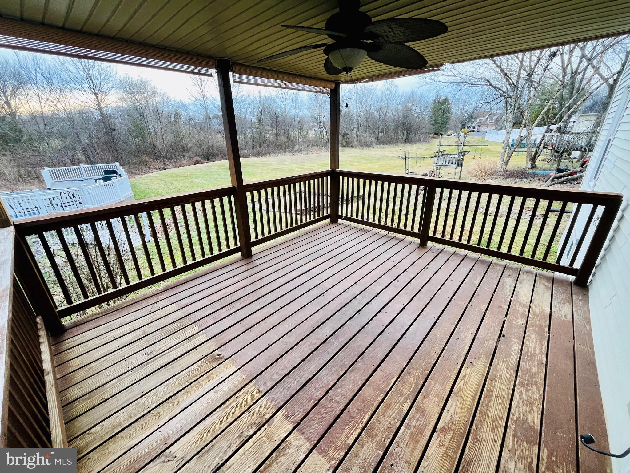 VILLAGE HOLLOW - Residential