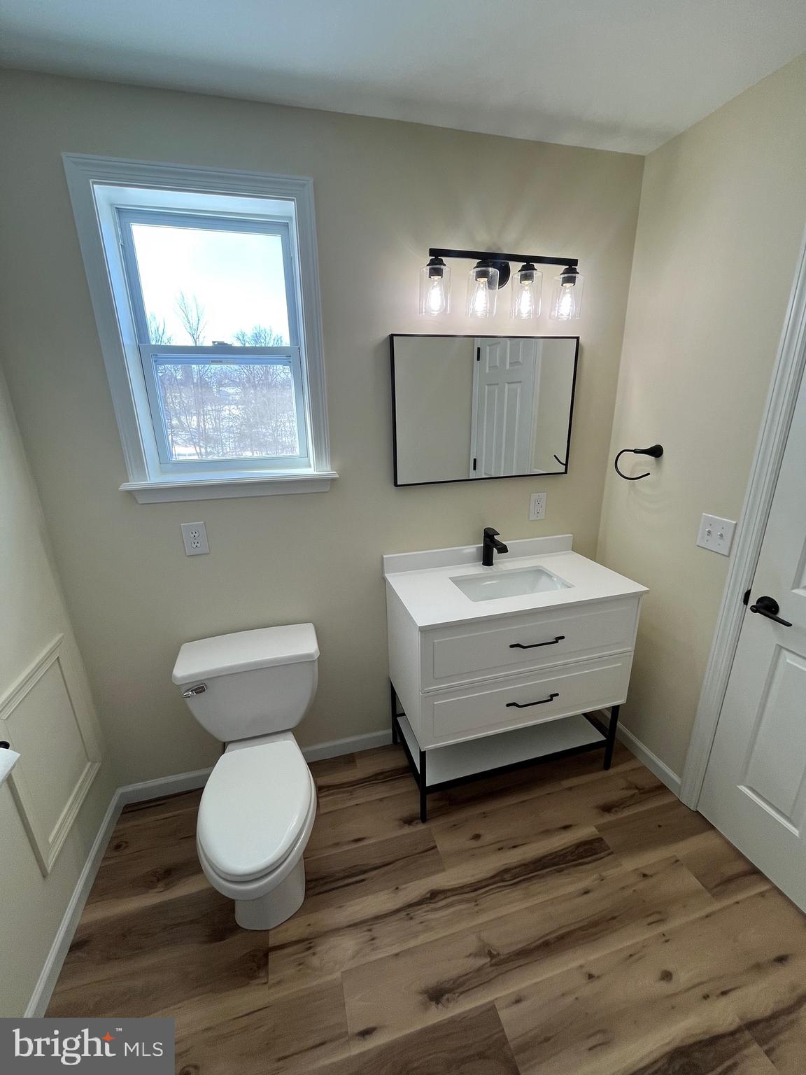 VILLAGE HOLLOW - Residential