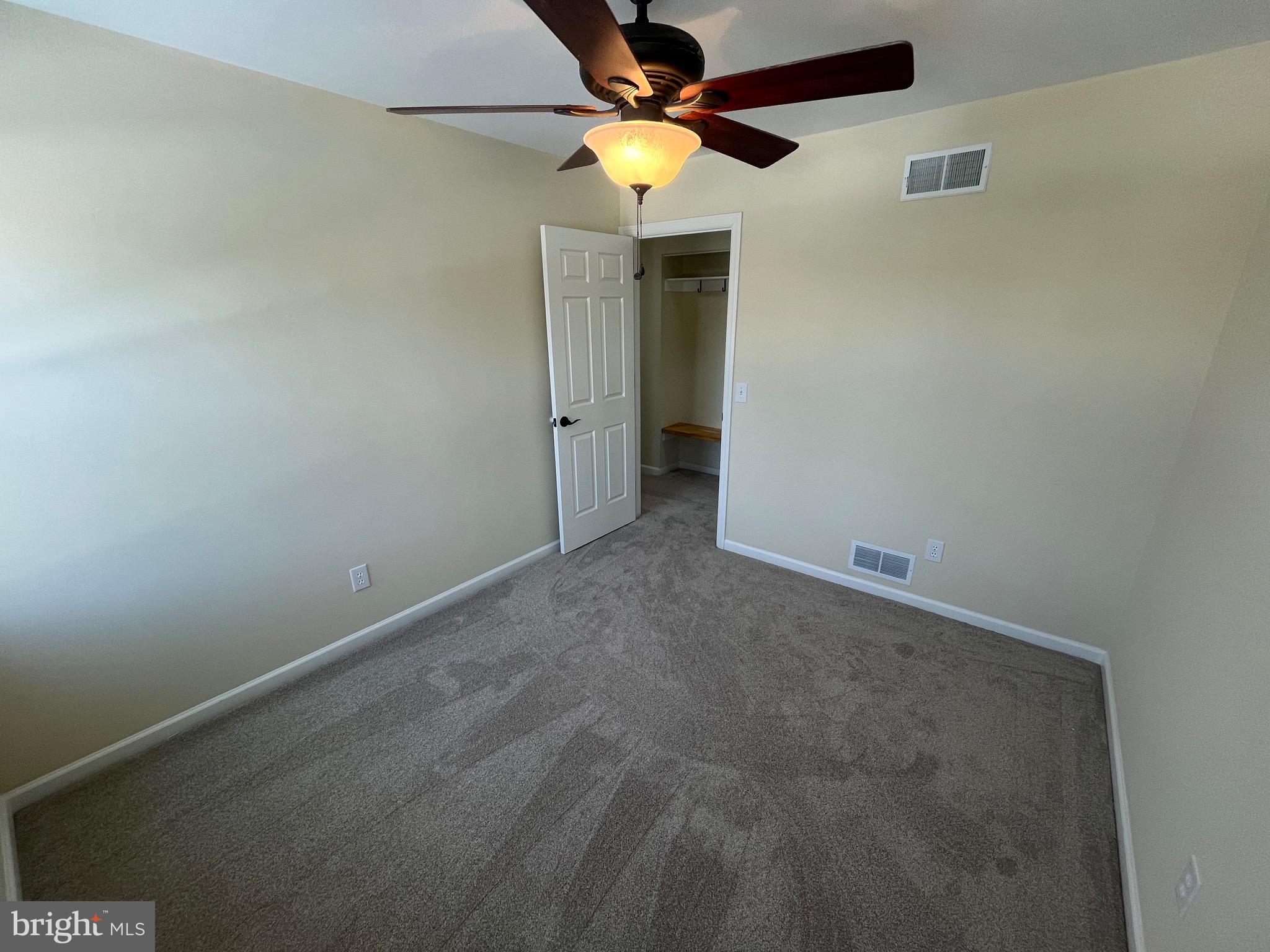 VILLAGE HOLLOW - Residential