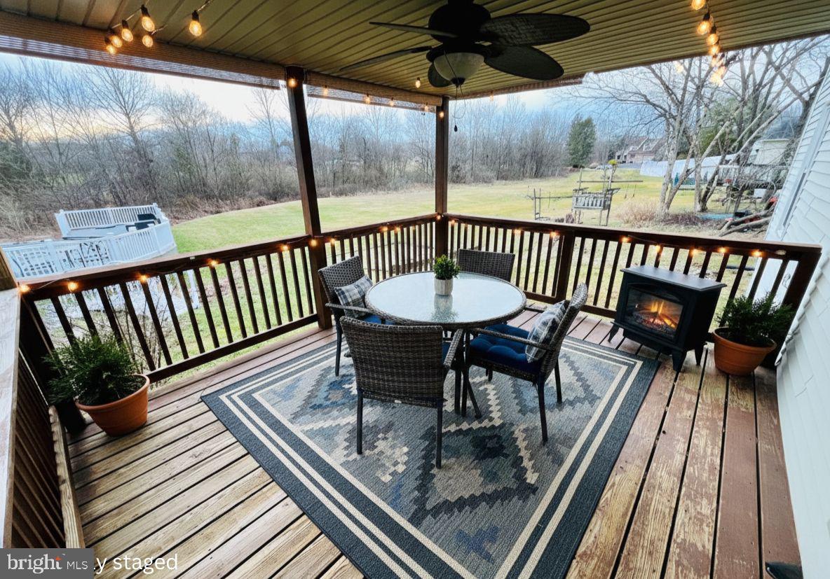 VILLAGE HOLLOW - Residential