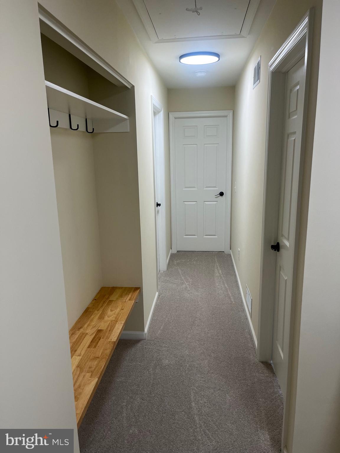 VILLAGE HOLLOW - Residential