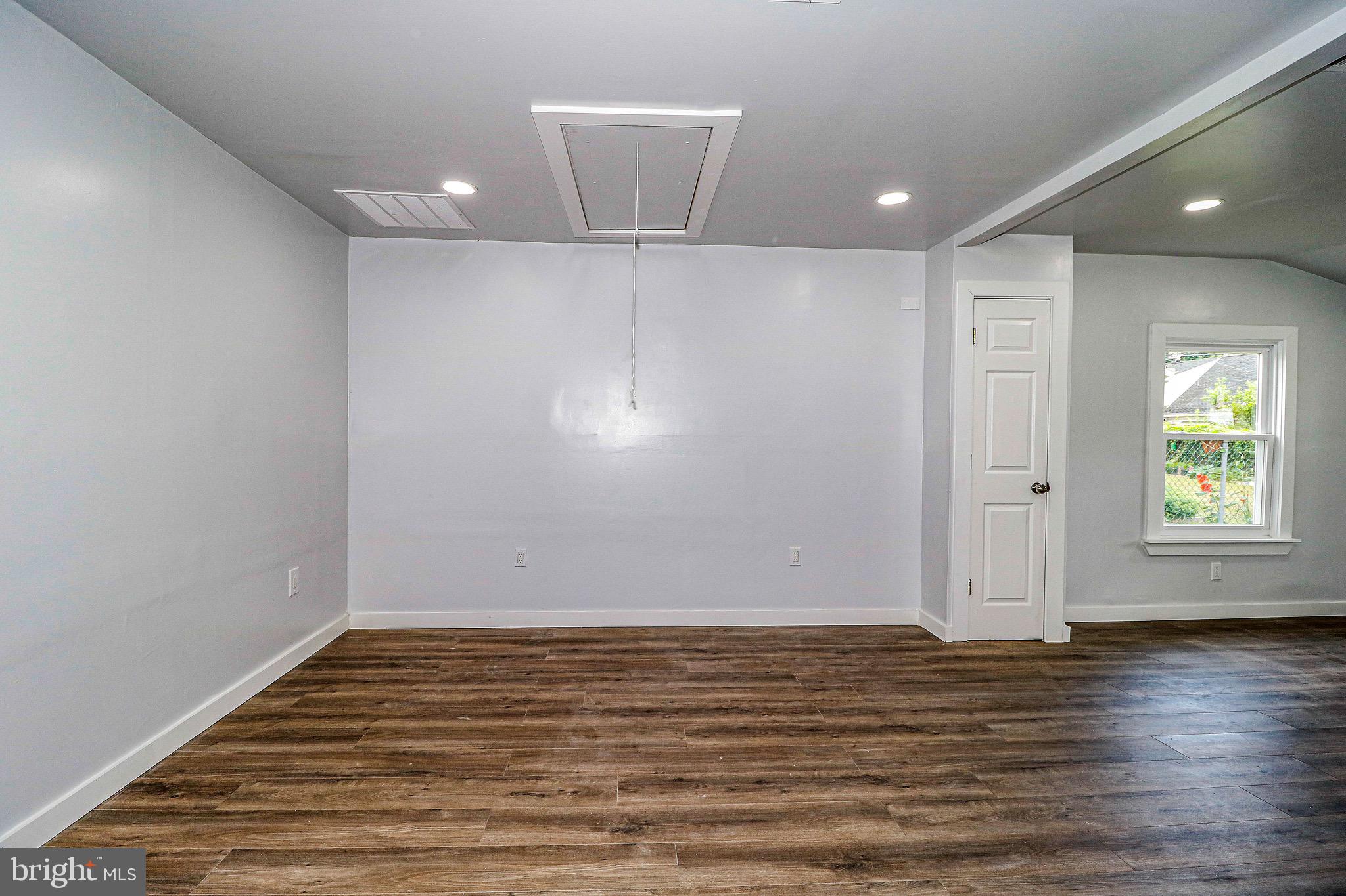 INDIAN CREEK - Residential Lease