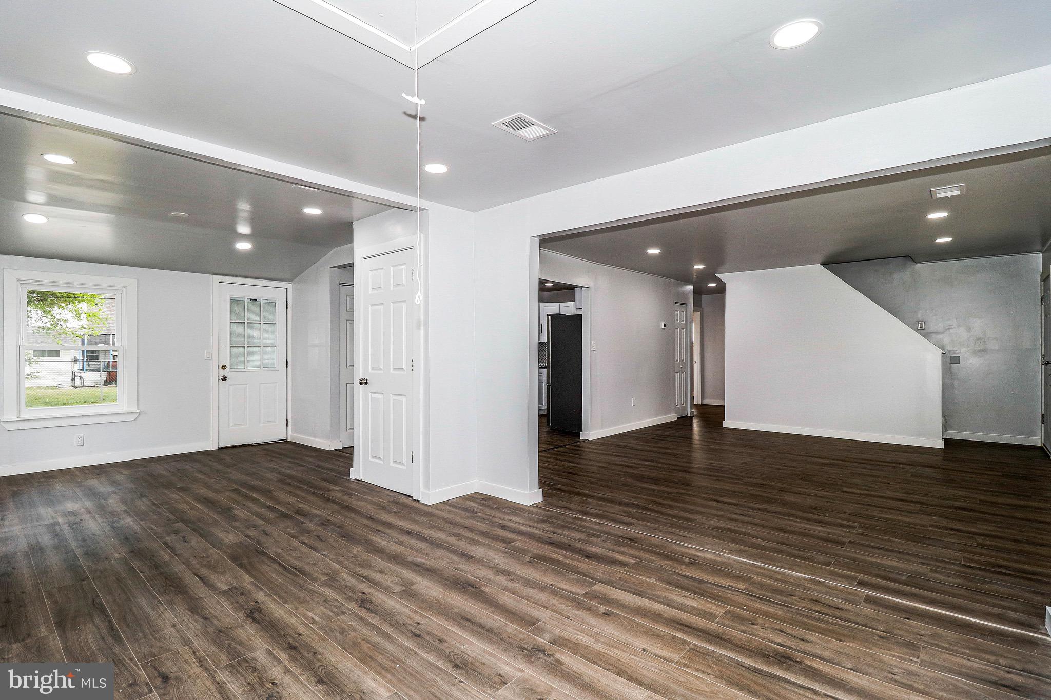 INDIAN CREEK - Residential Lease