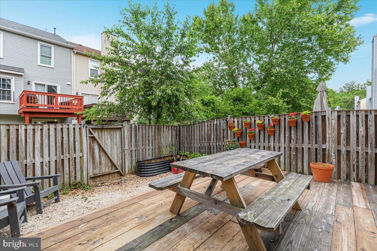OAK SPRINGS - Residential