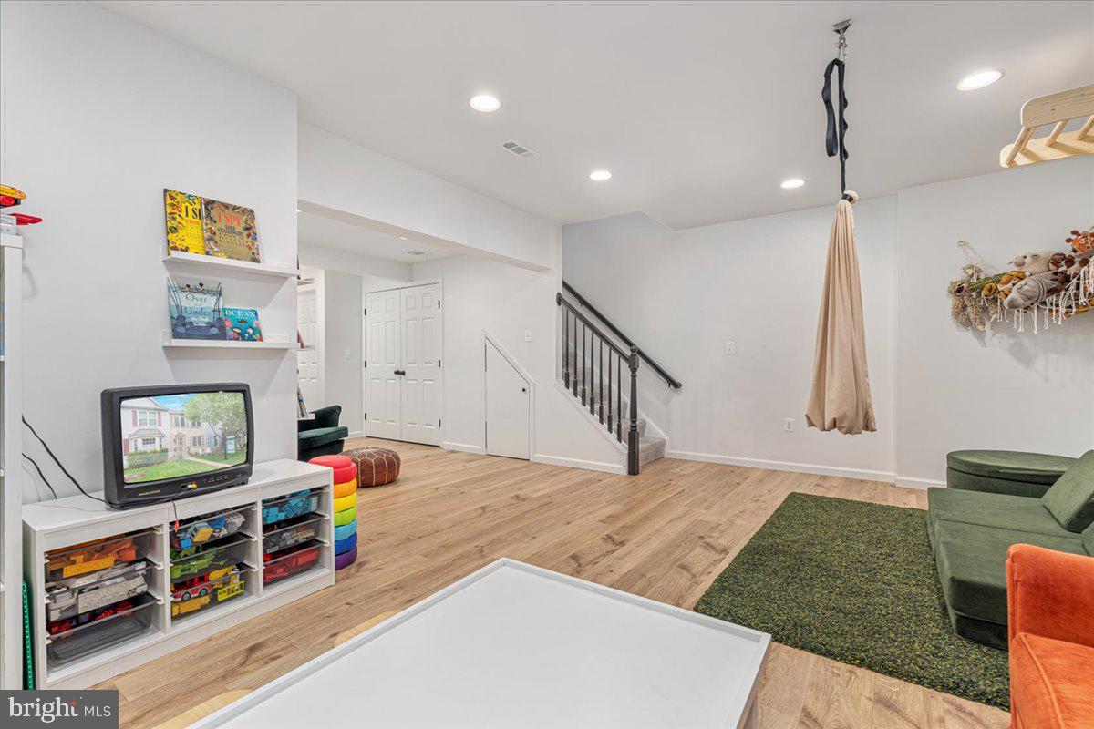 OAK SPRINGS - Residential