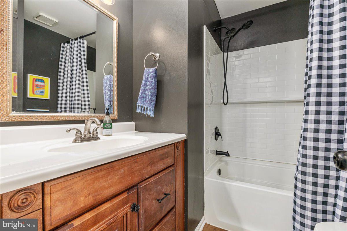 OAK SPRINGS - Residential