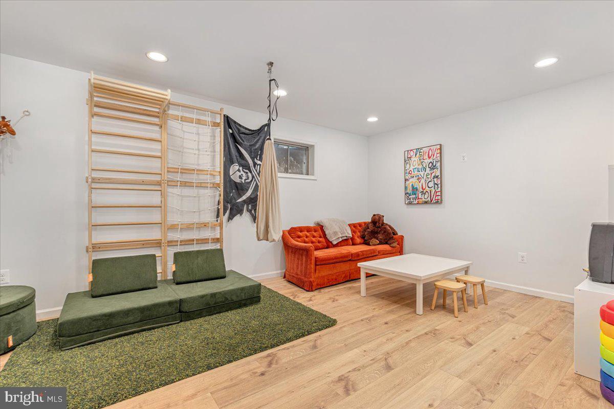 OAK SPRINGS - Residential