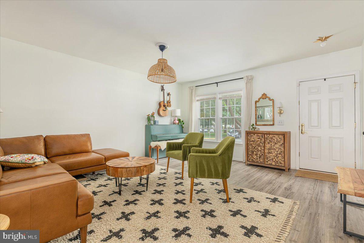 OAK SPRINGS - Residential